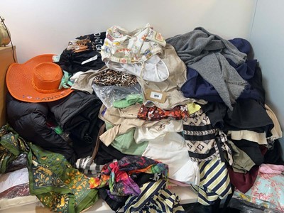 Lot 3879 - Pallet box (not including) mixed adults clothing