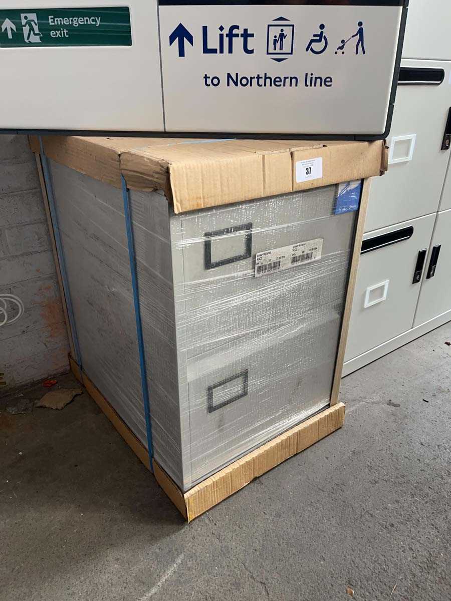 Lot 37 - 46cm 2 drawer filing cabinet in grey