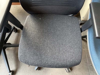 Lot 59 - 3x black mesh and charcoal seat office chairs...