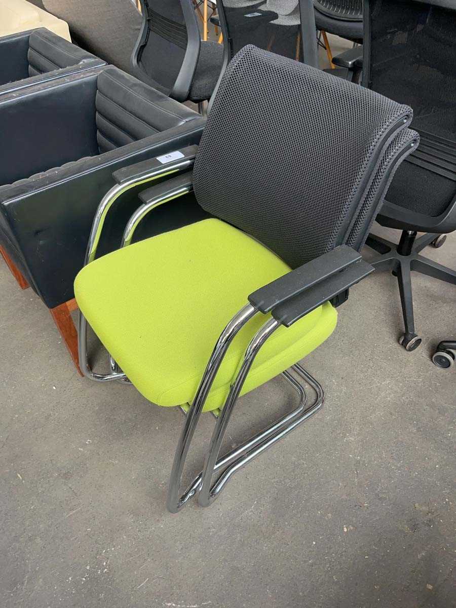 Lot 63 - 2x Sedus cantilever stacking chairs with black...