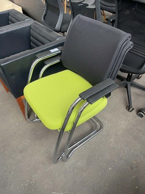 Lot 63 - 2x Sedus cantilever stacking chairs with black...