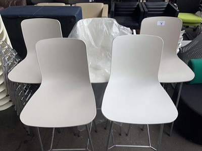 Lot 71 - 5x Jasper Morrison for Vitra 'Hal' stools on...