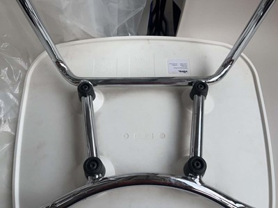 Lot 71 - 5x Jasper Morrison for Vitra 'Hal' stools on...