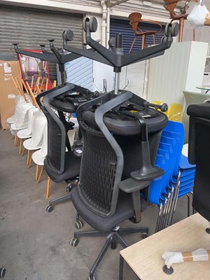 Lot 56 - 4 Senator Evolve black office chairs (3 with...