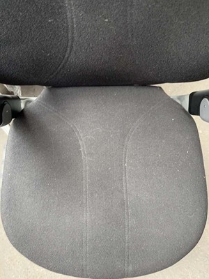 Lot 85 - 4 RH black upholstered office chairs with arms