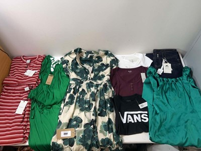 Lot 3887 - Ladies clothing Abercrombie & Fitch, Hollister,...