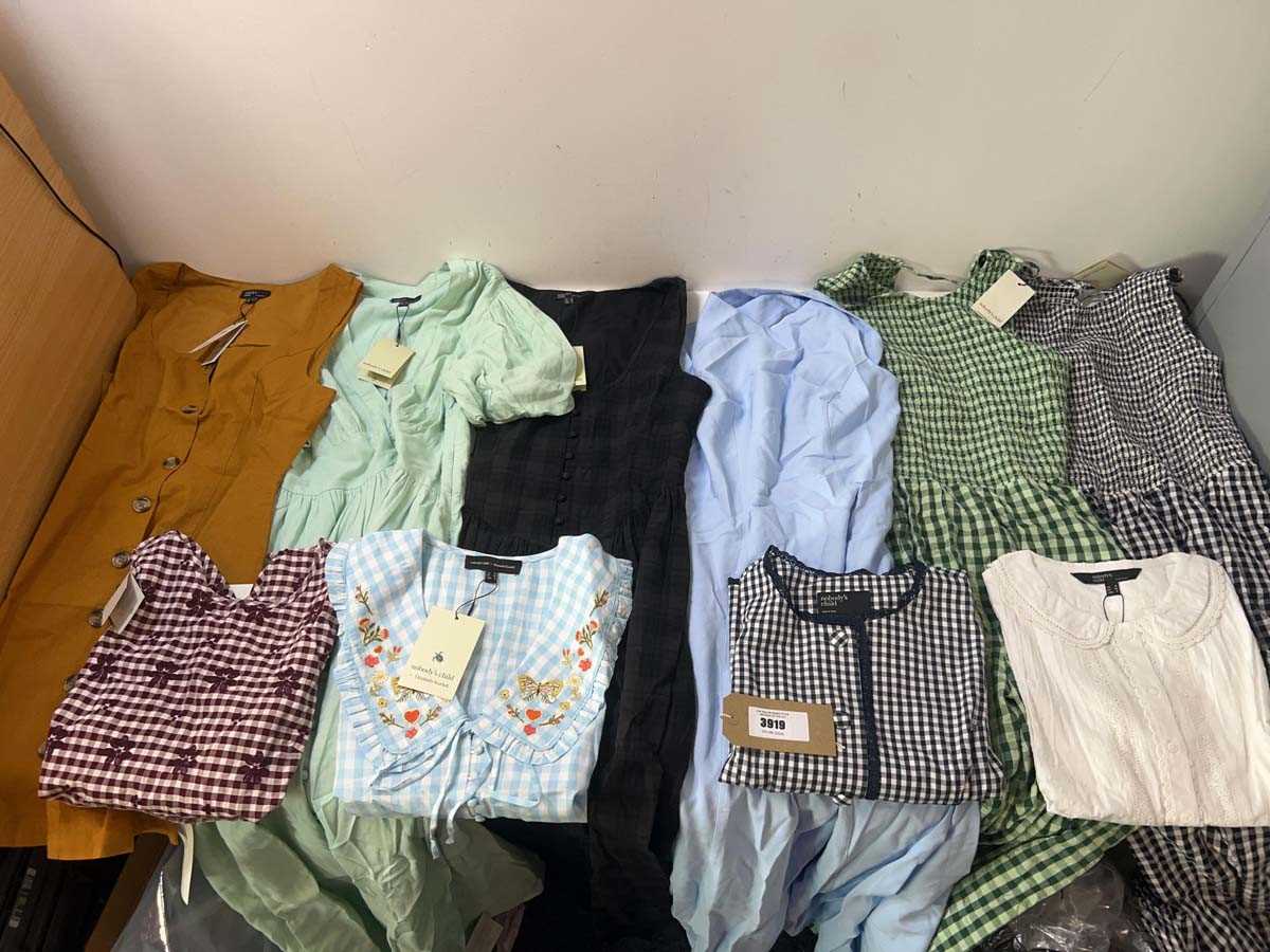Lot 3919 - Nobody's Child clothing