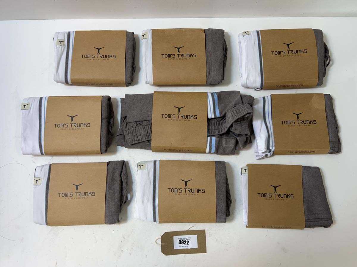 Lot 3922 - Tom's Trunks Beach & Bedwear trousers and shorts