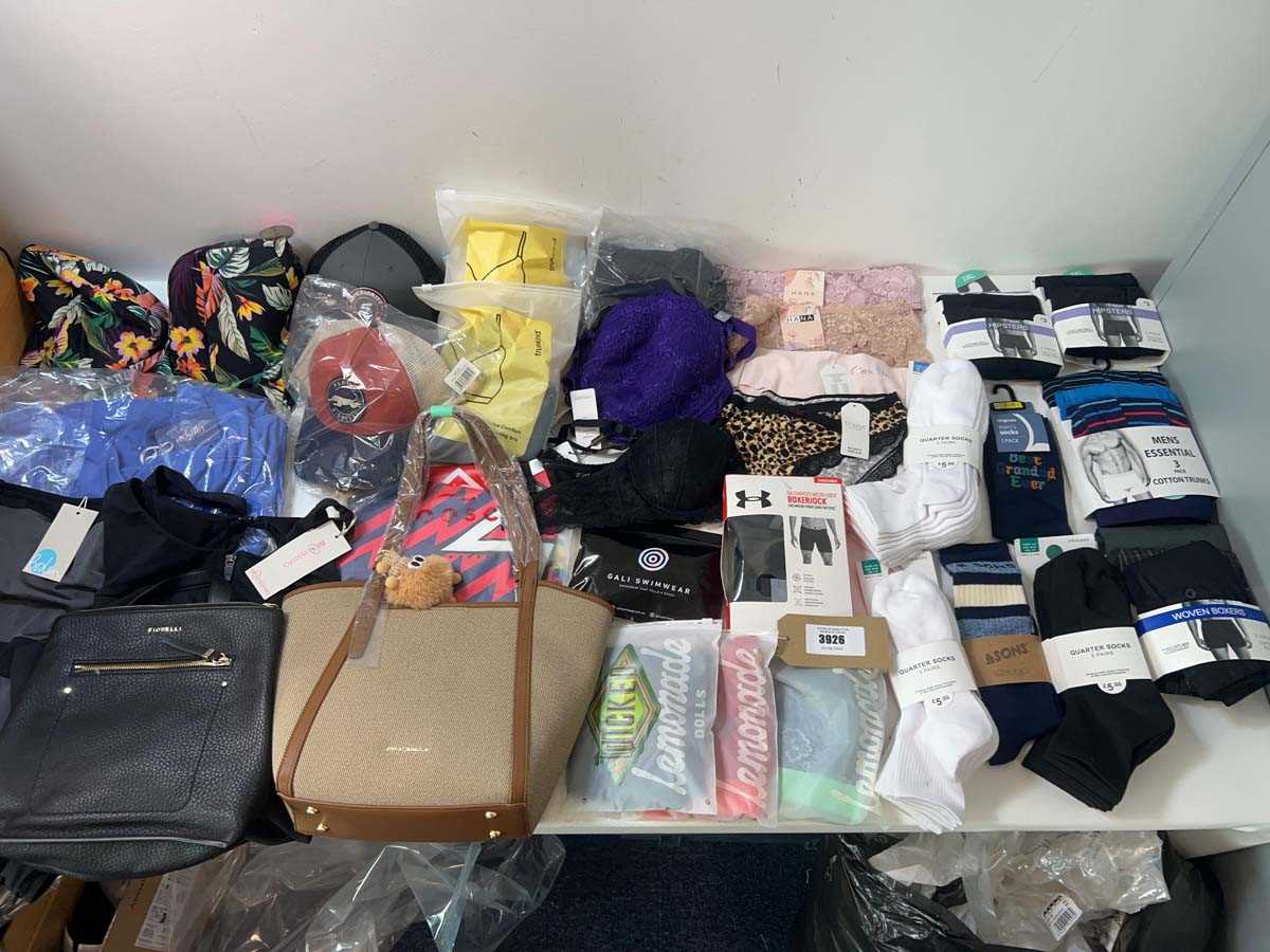 Lot 3926 - Accessories, swimwear, underwear, socks, Under...