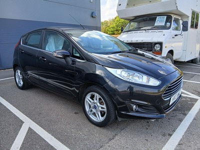 Lot low mileage 2013 Ford Fiesta Zetec 82 5-door hatchback
