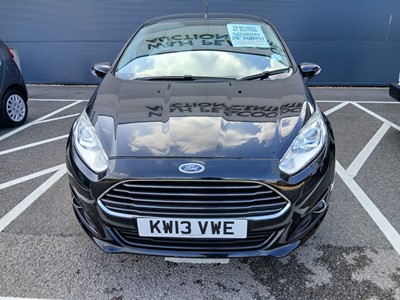 Lot low mileage 2013 Ford Fiesta Zetec 82 5-door hatchback