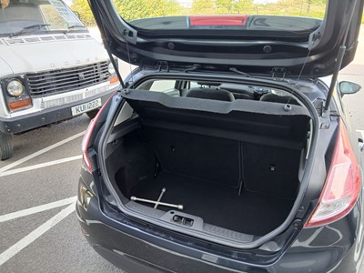 Lot low mileage 2013 Ford Fiesta Zetec 82 5-door hatchback