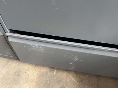 Lot 89 - 4 drawer lateral filing cabinet in grey -...