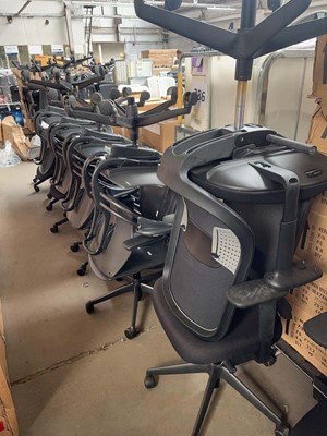 Lot 155 - 9 Humanscale Freedom office chairs with arms...
