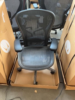 Lot 168 - Boxed Herman Miller Aeron office chair size B