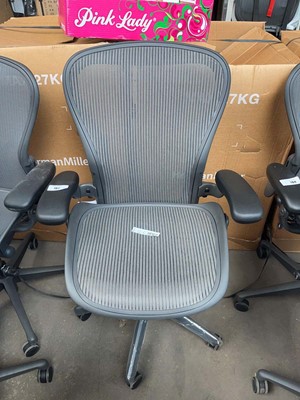 Lot 182 - Herman Miller Aeron office chair size C