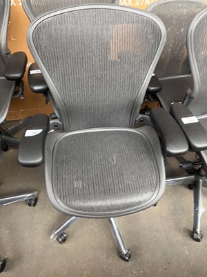 Lot 189 - Herman Miller Aeron office chair size B