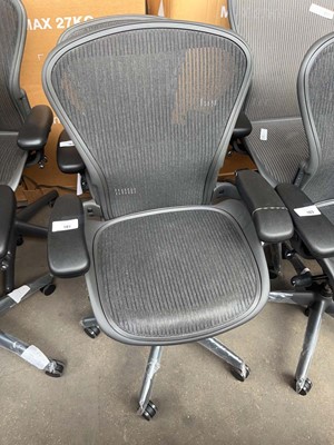 Lot 191 - Herman Miller Aeron office chair size B
