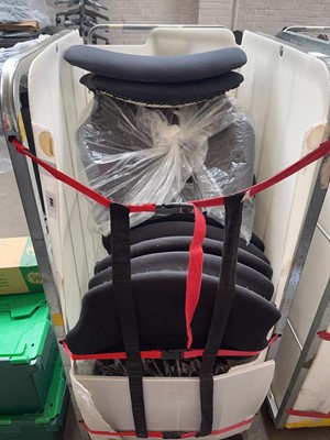 Lot 198 - Stillage of Humanscale Freedom black cloth...