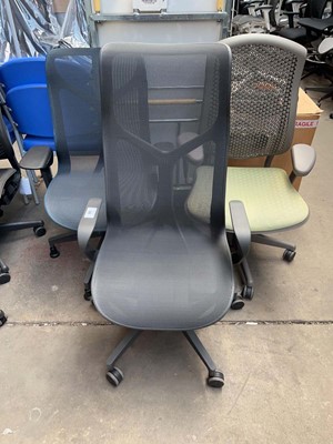 Lot 230 - 3 Assorted Herman Miller office chairs