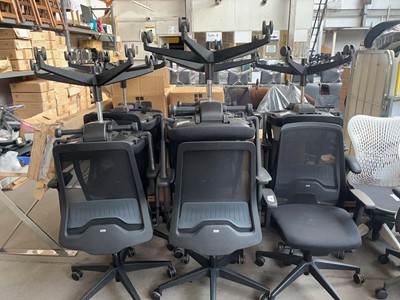 Lot 236 - 11 Interstuhl office chairs with arms with...