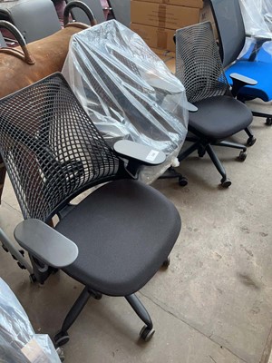 Lot 246 - 3 various Herman Miller Sayl office chairs