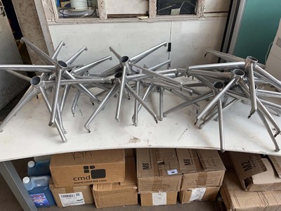 Lot 281 - 15 5 star chair bases