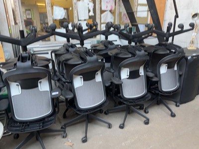 Lot 288 - 14 Orangebox office chairs with arms in...