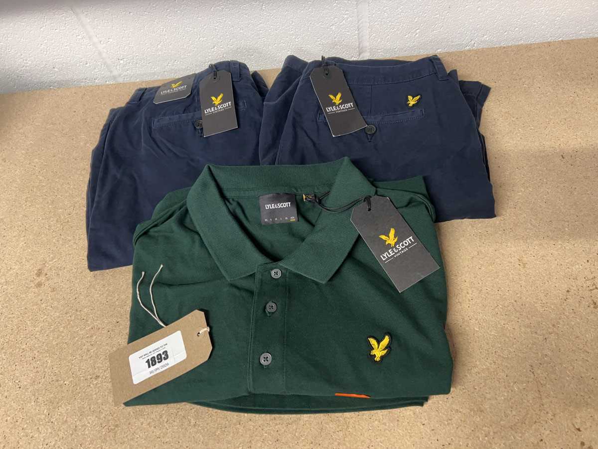 Lot x2 Lyle & Scott vintage chino shorts (sizes...