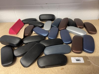Lot A bag containing a large qty of unbranded...