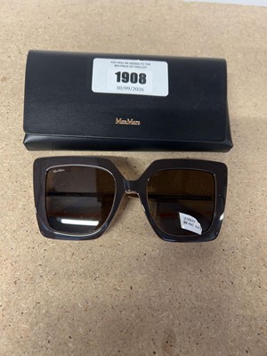 Lot Cased pair of Max Mara designer sunglasses