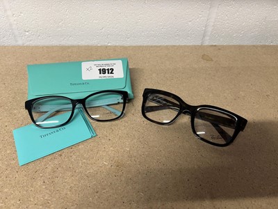 Lot x1 cased Tiffany & Co. designer reading...