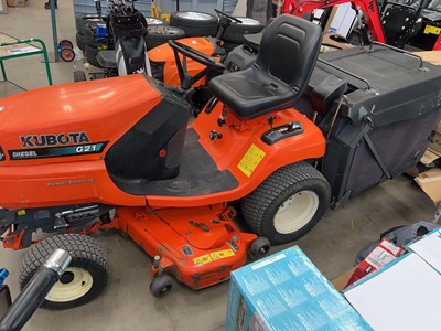 Lot 4366 - Kubota G21 diesel powered ride on lawnmower