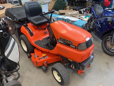 Lot 4366 - Kubota G21 diesel powered ride on lawnmower