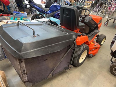 Lot 4366 - Kubota G21 diesel powered ride on lawnmower