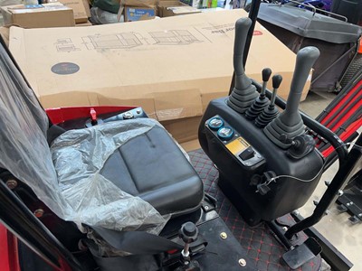 Lot 4369 - JPC electric mini digger with two keys A 2024...
