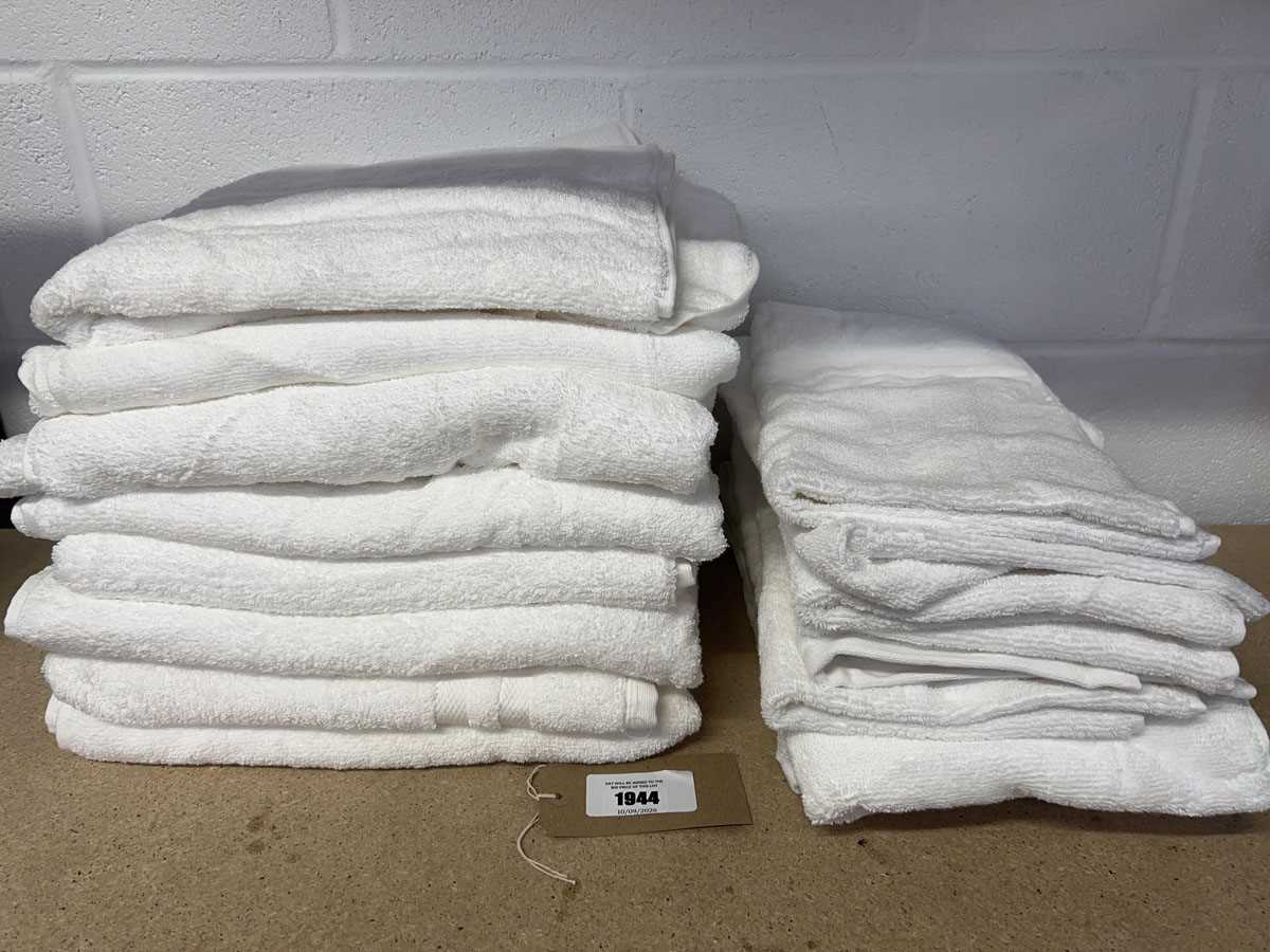 Lot Approx. 8 bath towels & 10 hand towels by...