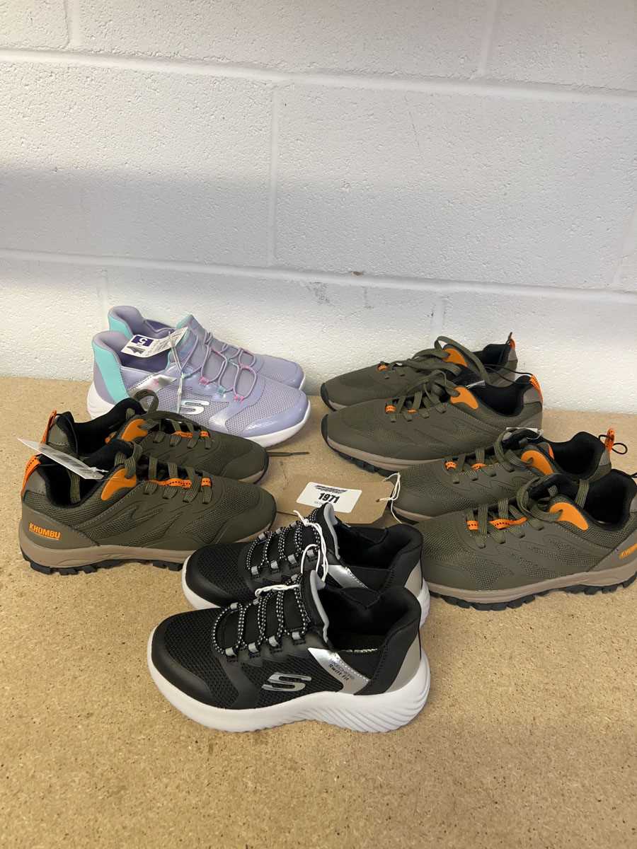 Lot x5 pairs of children's shoes to include Khombu...