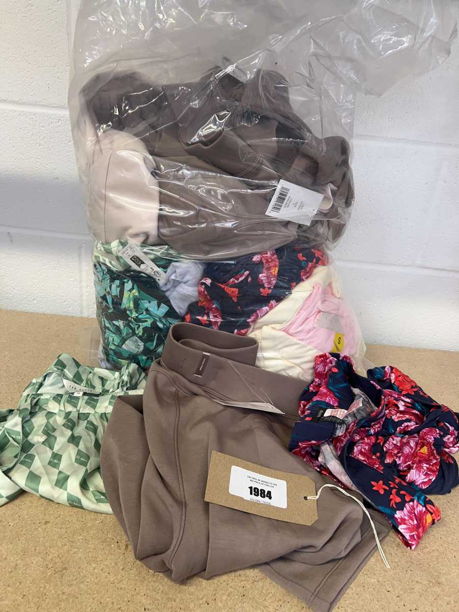 Lot Mixed lot of ladies loungewear/pyjamas to...