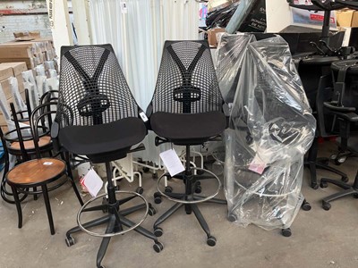 Lot 302 - 4 Herman Miller Sayl draughtsman's chairs with...