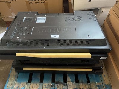 Lot 309 - 4 Samsung 40" monitors plus Samsung 65"...