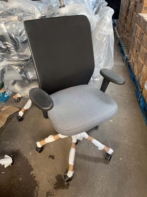 Lot 312 - 4 Vitra Meda office chairs with arms, black...