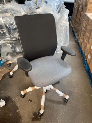 Lot 313 - 4 Vitra Meda office chairs with arms, black...