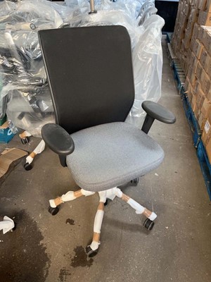 Lot 315 - 4 Vitra Meda office chairs with arms, black...