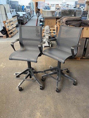 Lot 319 - 2 Herman Miller Setu draughtsman's chairs in...