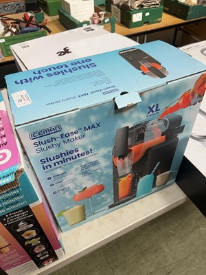 Lot 70 - A boxed Iceman slush-eaze max slushee maker...