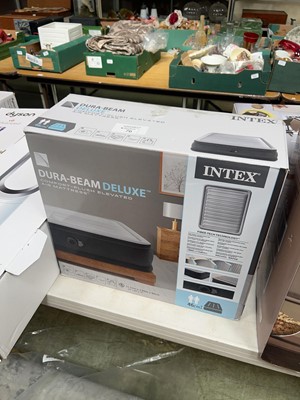 Lot 76 - A boxed Intex Dura-Beam deluxe air mattress...