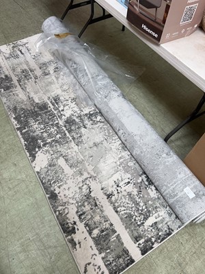 Lot 78 - A modern grey Gertmeniam Centenno rug - 238x304cm