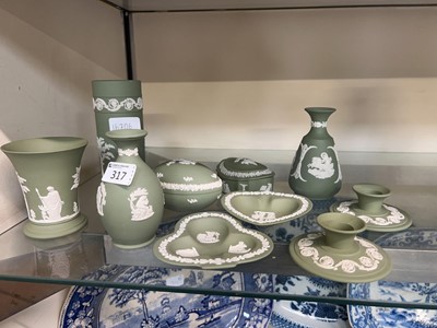 Lot 317 - A collection of 10 items of green and white...