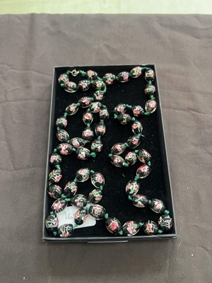 Lot 378 - A boxed Murano glass1930s flapper necklace